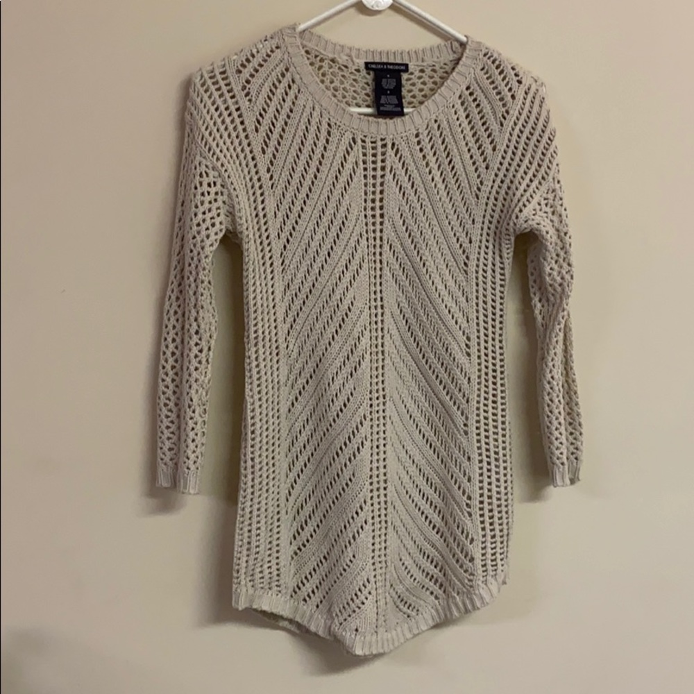Off White 3/4 sleeved sweater